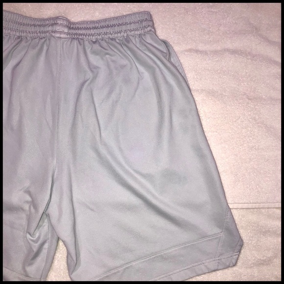 Nike DriFit ⛹🏻‍♂️🧗🏻🚣🏼🤹🏻🤺LRG Mens Shorts White Drawstring Two Pockets - Picture 13 of 16